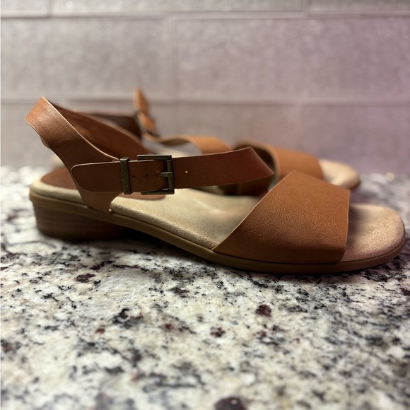 Easy Street Women's Tigris Heeled Sandal 👡 Size 9 | Tan Color - Picture 7 of 11